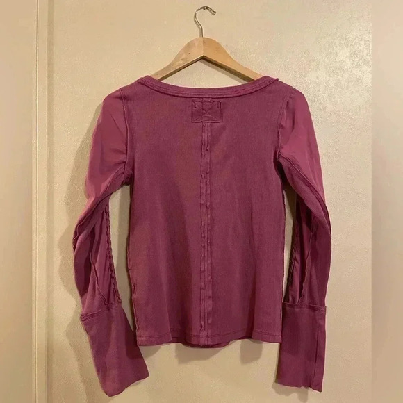 Free People women’s Daisy Chain cuffed tee size M - Picture 2 of 4